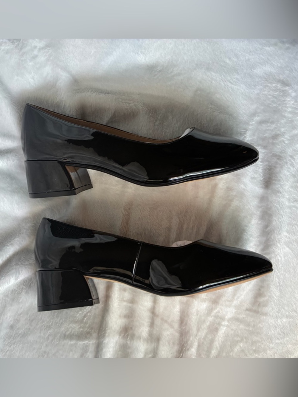 Journee Collection - Classic Black Patent Pumps - Picture 3 of 7